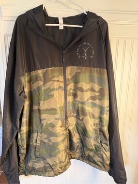 Men’s Buckburn Apparel Co. 3XL Hooded Camo Windbreaker - Black & Green